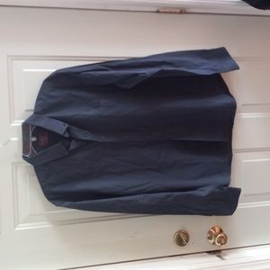 Untuckit 100% cotton navy button down shirt